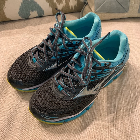 mizuno wave enigma 6 grey